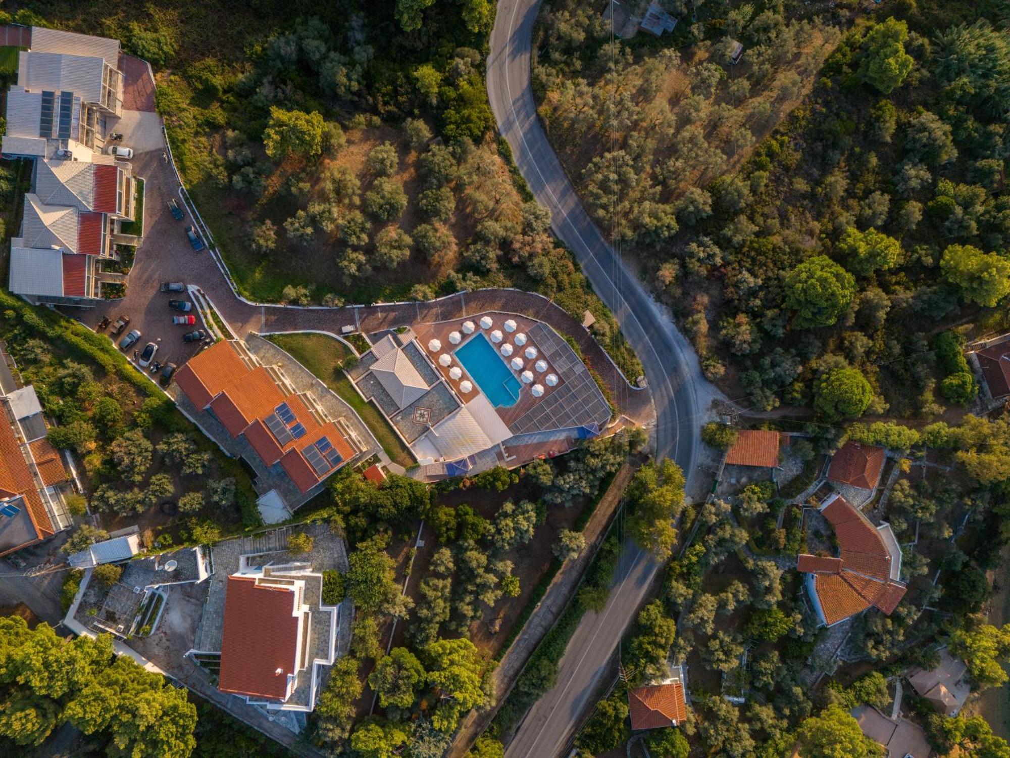 La Luna Hotel Troulos Exterior photo